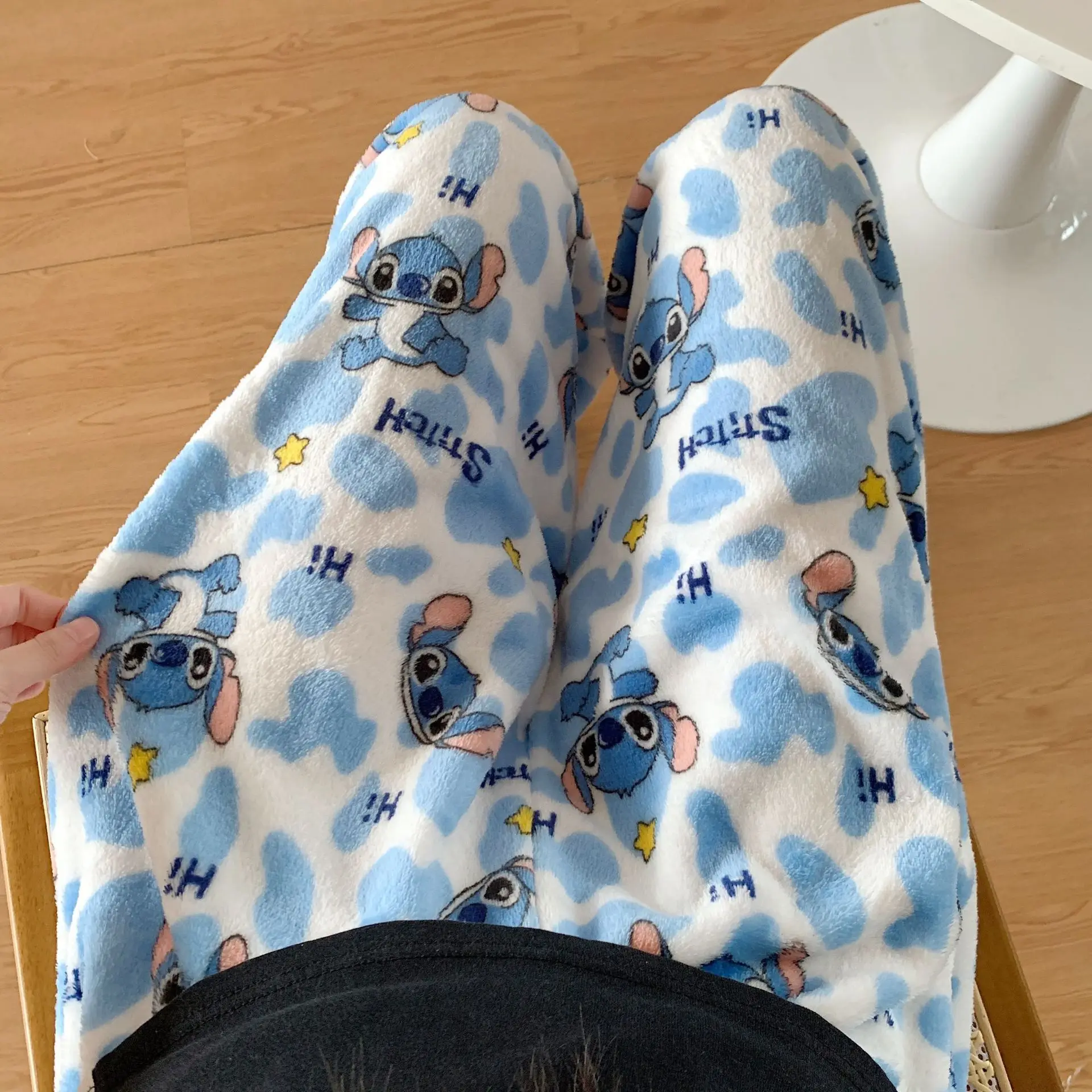 Warm Winter Clothing - Pigiama in flanella con personaggi dei